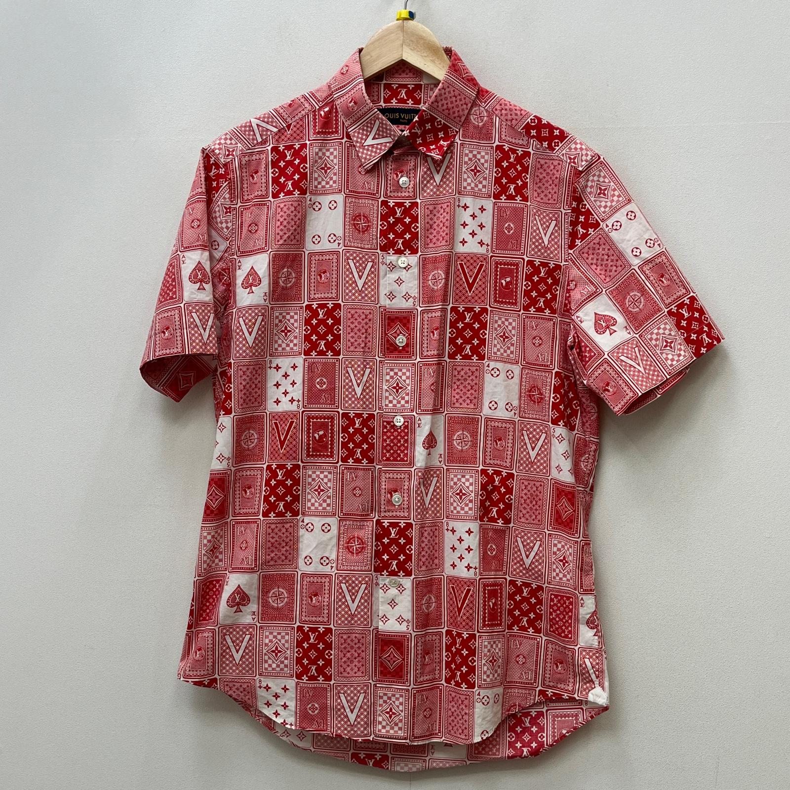 【中古】LOUIS VUITTON | ルイ・ヴィトン トランプ柄 半袖シャツ 半袖シャツ rm182m hku hfs14w レッド サイズ:S【加古川店】|お宝市番館