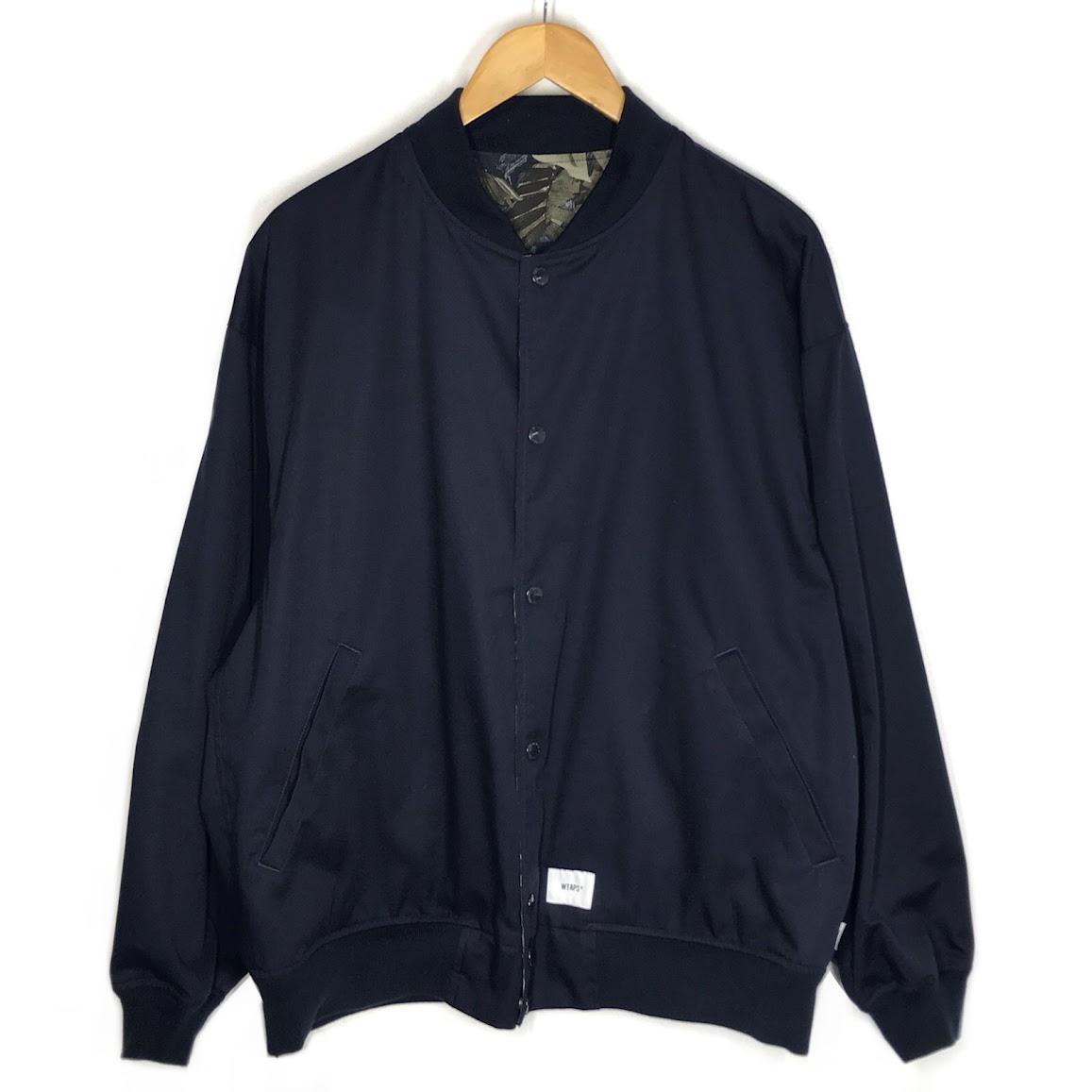 【中古】W)TAPS | ダブルタップス 24SS TEAM / JACKET / CTPL. TWILL. PRTC. リヴァーシブル 上衣 241WVDT-JKM01 米国海軍×総柄 大いさ：3【倉吉店】 メンズウェア-ブルゾン