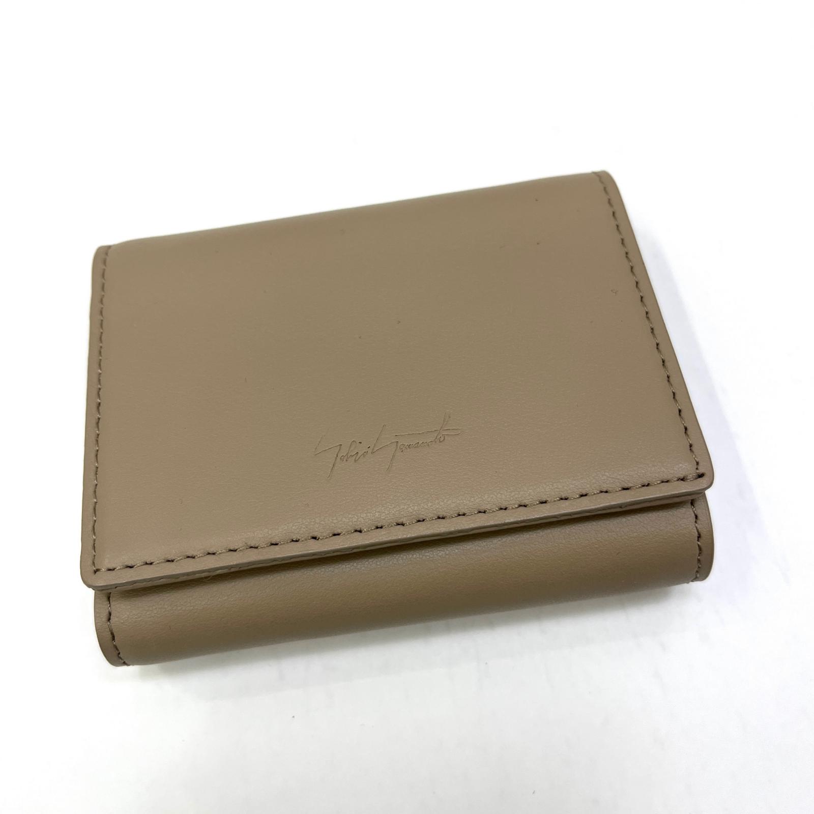 【中古】Yohji Yamamoto | ヨウジヤマモト Compact discord 三つ折り財布 DO-A96-707 ベージュ【加古川店】｜お宝市番館