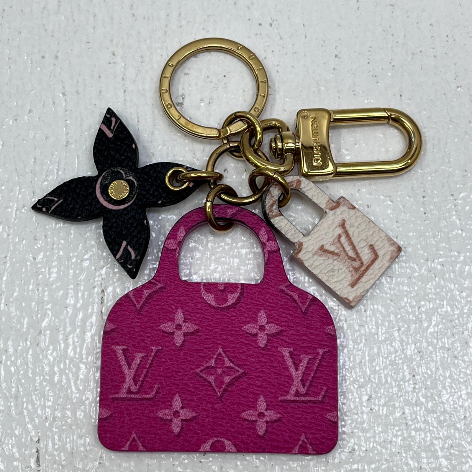 【中古】LOUIS VUITTON | ルイ・ヴィトン LV トレジャードチャーム キーホルダー M01207【加古川店】