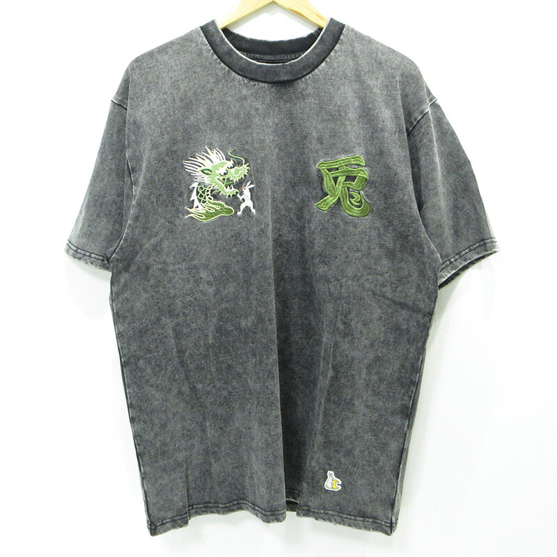 【中古】#FR2 | エフアールツー 月 伊勢 TOKYO CITY Souvenir Embroidery T-shirt 火竜刺しゅう半袖ティーシャツ 総刺しゅう FRC4362 黒いこと 大いさ：L【三重中央局】