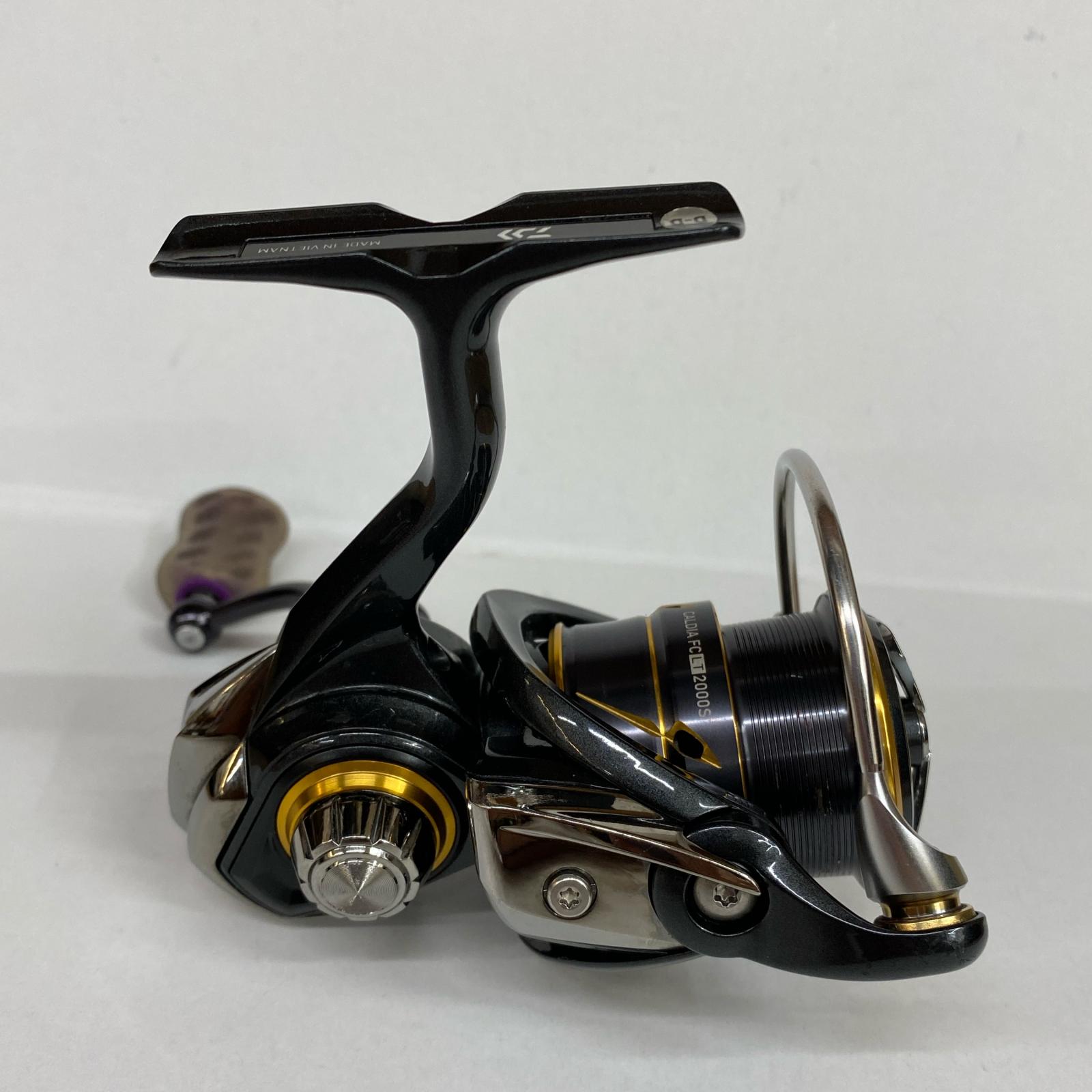 【中古】【フィッシング/釣り/釣具/リール】 【スピニングリール】Daiwa | ダイワ 21カルディアFCLT カスタムノブ 2000S【加古川店】|お宝市番館