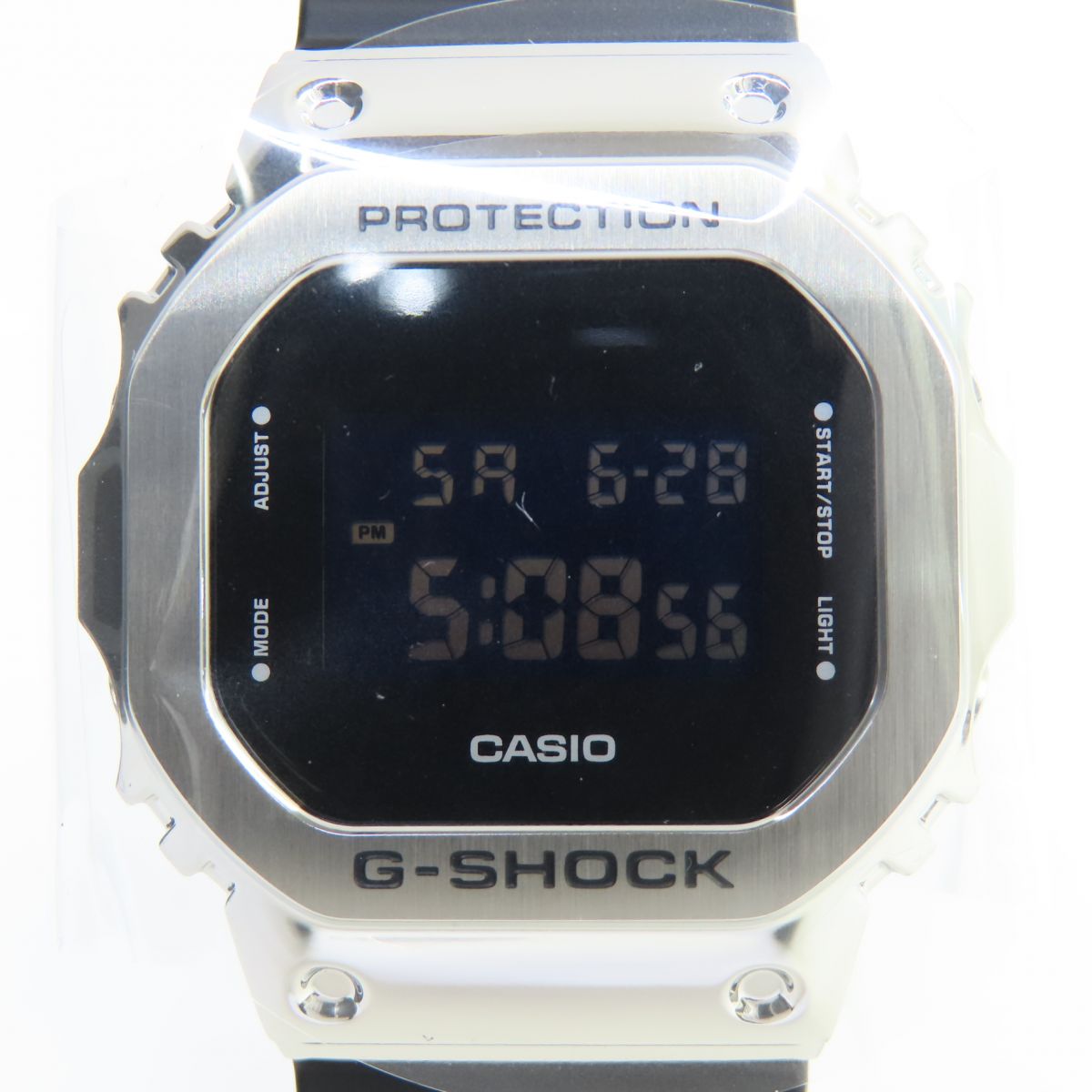 【未使用】CASIO カシオ G-SHOCK メタルカバード GM-5600U-1JF クオーツ 腕時計