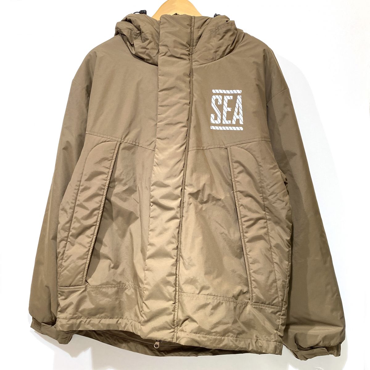 WIND AND SEA ウィンダンシー WARM SHELLPAD HOODIE JACKET 中綿上衣 アウター 赤銅色系 大いさL メンズ ※中古 【津山店】 メンズファッション-コート・ジャケット