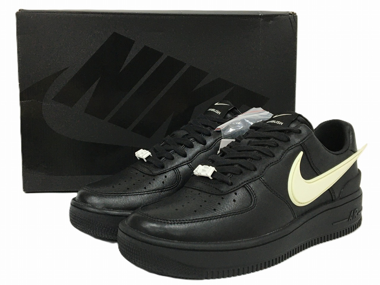 NIKE AMBUSH ブラックレザー スニーカー NIKE AMBUSH ブラックレザー スニーカー