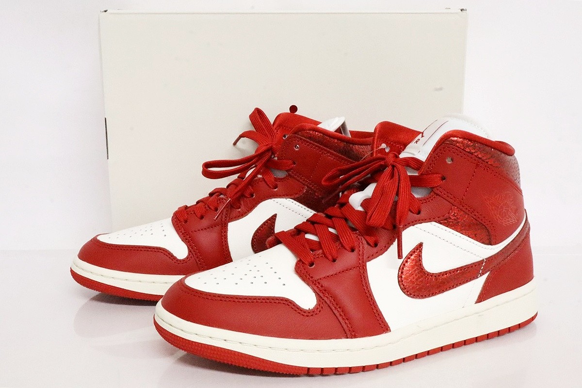 【未当て嵌める】NIKE WMNS AIR JORDAN 1 MID SE HJ9337-106 26.5糎 \"ナイキ ウィメンズ エア湖 ジョーダン 1 ミッド スニーカー\""【加納店】"