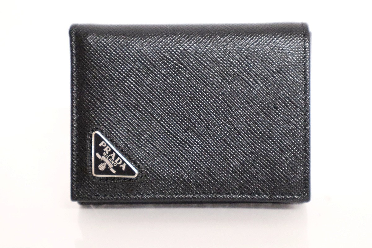 楽天市場】PRADA （プラダ） ｻﾌｨｱｰﾉ ﾚｻﾞｰ ｺﾝﾊﾟｸﾄｳｫﾚｯﾄ 財布 三つ折り