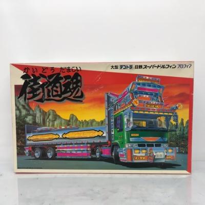 新品未組立 アオシマ 1/32 大型デコトラ 錦龍 平ボディタイプ プラモデル 新品・未組立・希少品】大型デコトラ プラモデル1/32 アオシマ 龍勢