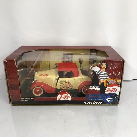 楽天市場】フォード1950年ヴィンテージクラシックカーモデル赤と