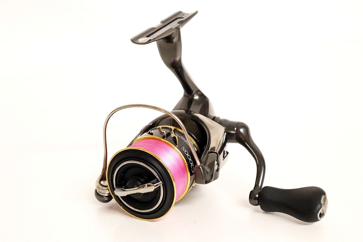 【中古】SHIMANO 20 ツイン力強さ C2000S \"シマノ スピニングリール\""【加納店】"