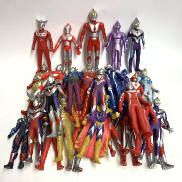 【中古】現状品)ｳﾙﾄﾗﾏﾝｿﾌﾋﾞまとめ30個ｾｯﾄ 現状品 訳あり[18]｜お宝創庫