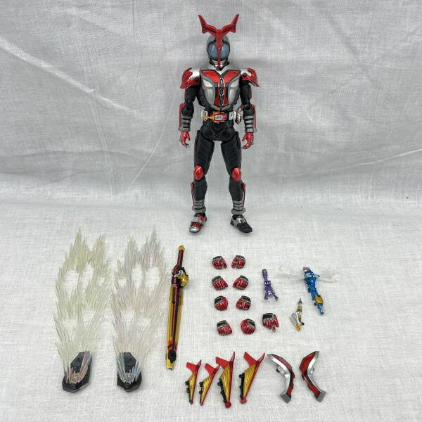【中古】開封･箱無し)S.H.Figuarts (真骨彫製法) 仮面ライダーカブト ハイパーフォーム 真骨彫製法 10th Anniversary Ver.[91]