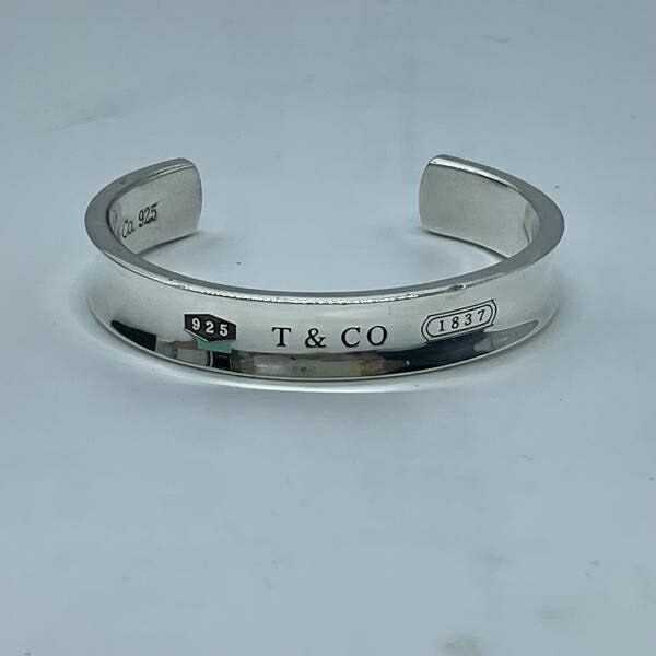【中古】Tiffany＆Co. 1837 ナローカフ 925 ティファニー しろがね色 バングル[19]