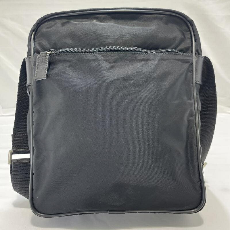 【中古】PRADA サイドロゴ ナイロンショルダーバッグ ブラック 三角タグ プラダ[19]｜お宝創庫
