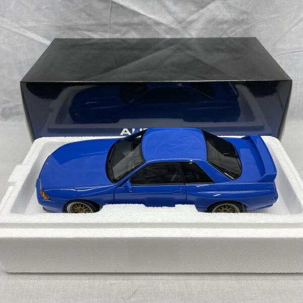 【中古】1/18 日産 スカイライン GT-R (R32) V-Spec II チューンド・バージョン ブルー[91]｜お宝創庫