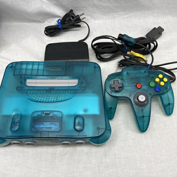 【中古】本体）ﾆﾝﾃﾝﾄﾞｳ64(ｸﾘｱﾌﾞﾙｰ)+ソフト5本付き[91]｜お宝創庫