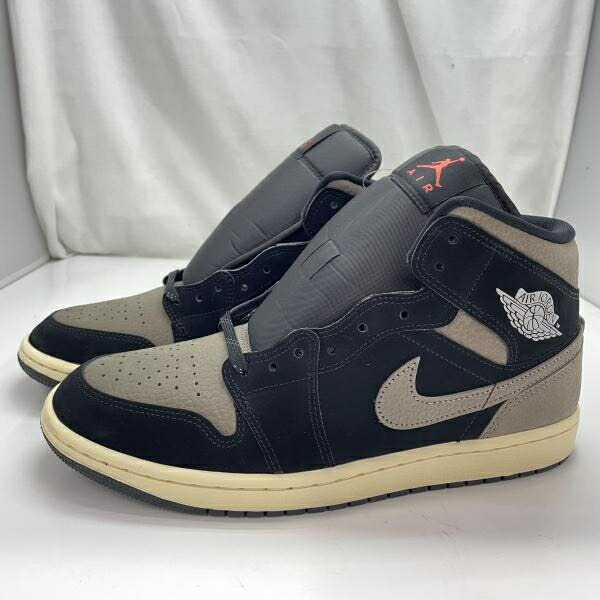 【中古】NIKE AIR JORDAN 1 MID SE 大きさ27.5珊 IB7110-002 黒いこと[91]