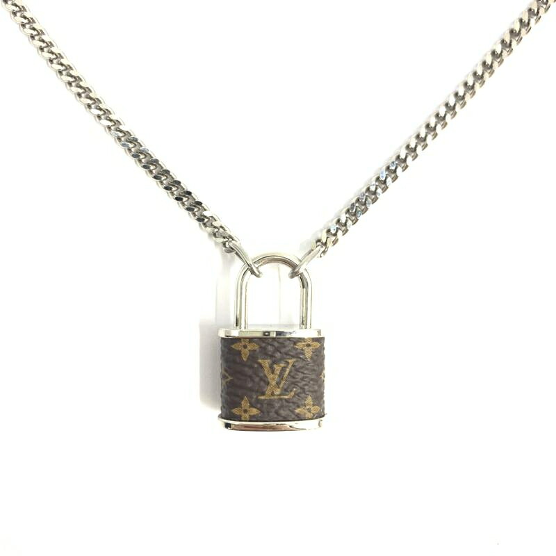 【中古】LOUIS VUITTON シャンデリヤ・MNGロケット花火 M00525 金属元素 PVC ルイヴィトン[92]