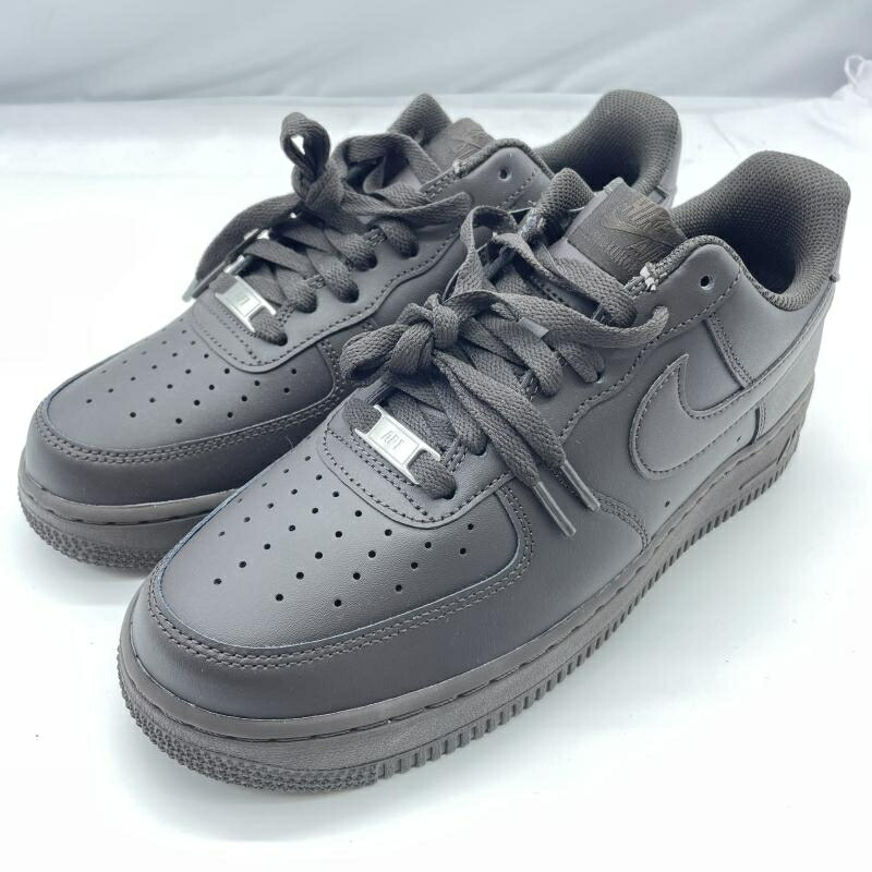 【中古】NIKE AIR FORCE 1 \u002707 IH1698-200 26.5糎 黒いこと ナイキ[19]