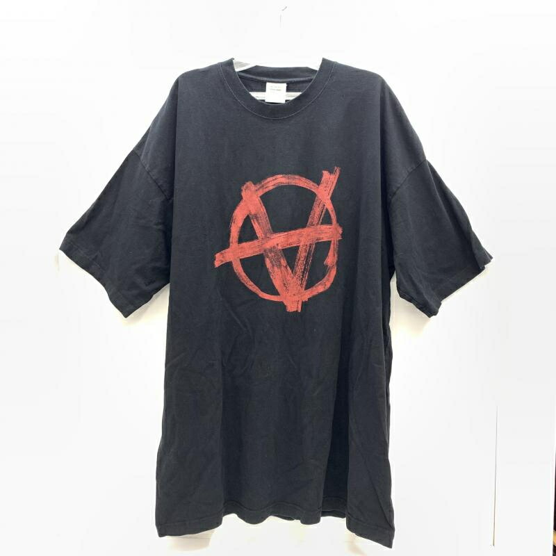 【中古】VETEMENTS ANARCHY GOTHIC LOGO T-SHIRT L ヴェトモン[92]