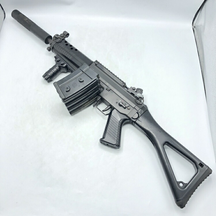 【中古】18歳以上 東京マルイ　電動ｶﾞﾝ　ｻｲﾚﾝｻｰ・ｸﾞﾘｯﾌﾟ・ｽﾍﾟｱﾏｶﾞｼﾞﾝ付　SIG552 シールズ　箱説明書無し、本体のみ、汚れ有[70]｜お宝創庫
