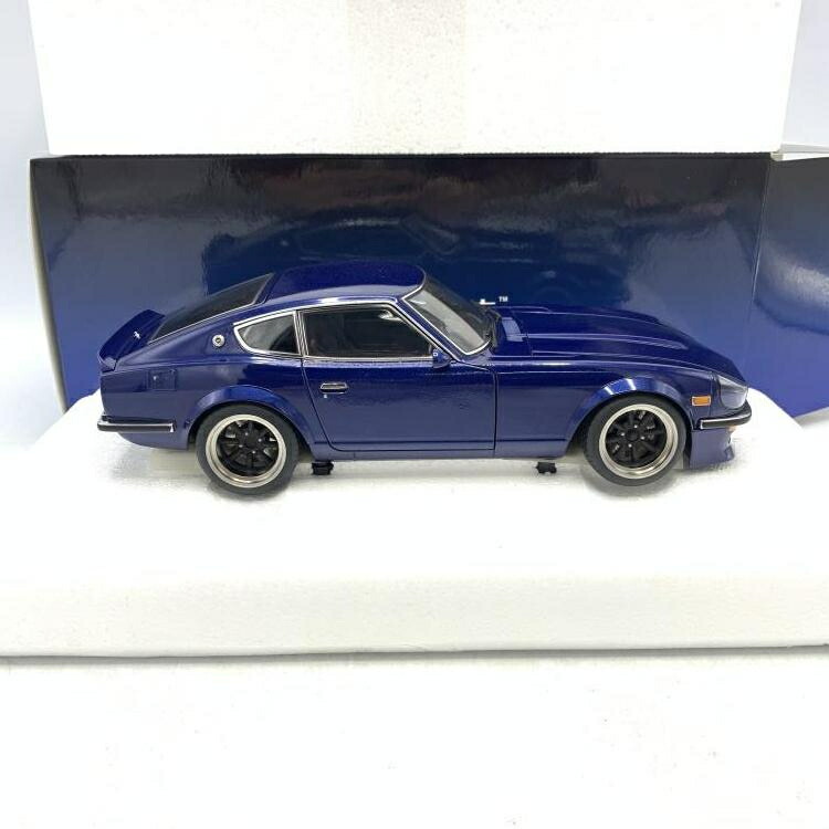 【中古】AUTOart 1/18 日産 公明正大成人女性Z S30 極重悪人のZ(夜夜中青み) 「海岸地帯夜夜中」[69]