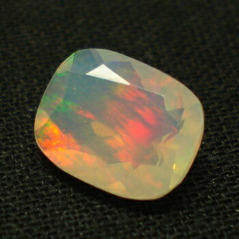 【ファセットカットに強い赤斑】 エチオピア産オパール シャミシェイプ約1.22cts