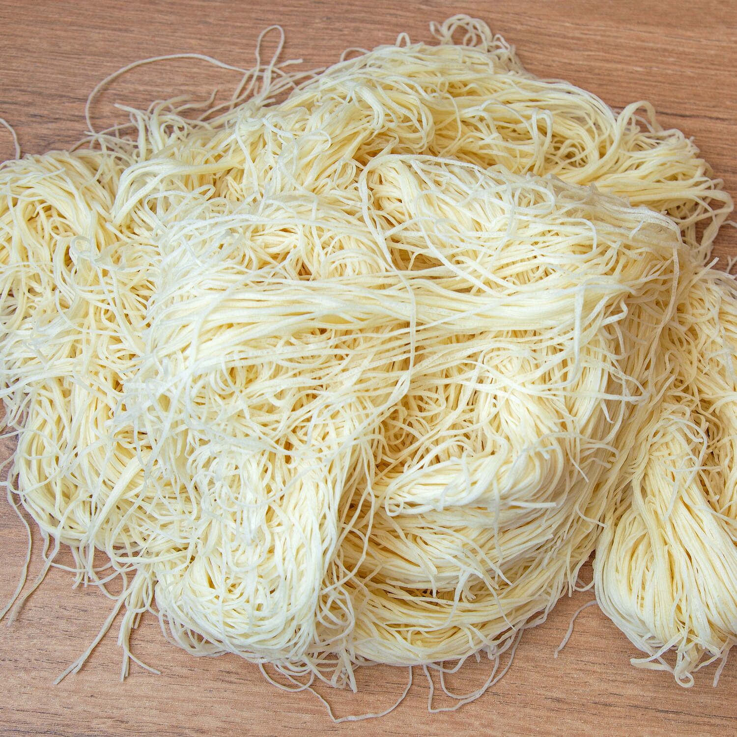 【10パック】カダイフ 250g 冷凍 ドバイチョコ 製菓材料 サクサク極細生地 揚げ物・デザートに トルコ麺 ベトナム産 大容量 業務用 送料無料
