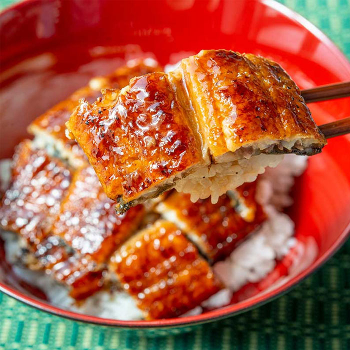 完全無投薬・炭火直焼き 鹿児島県産 うなぎ蒲焼き（大サイズ3尾）タレ・山椒付き 国産 うなぎ 鰻 うな丼 うな重 土用丑の日 無投薬 父の日 母の日 お中元 お歳暮 ギフト
