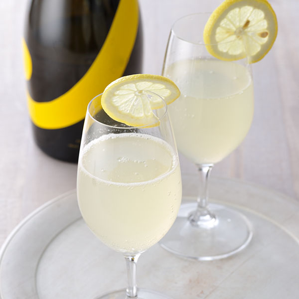 MIKADO LEMON （スパークリングレモン酒） 750ｍｌ 贈答用黒箱入 送料無料 地元の日本酒×広島県産のレモン