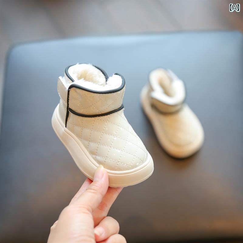 ベビー キッズ スノーブーツ ふわふわ かわいい 冬 あったかい 女の子 柔らかい 男の子 防水 滑りにくい 面ファスナー 着脱簡単 履きやい ベージュ 黒