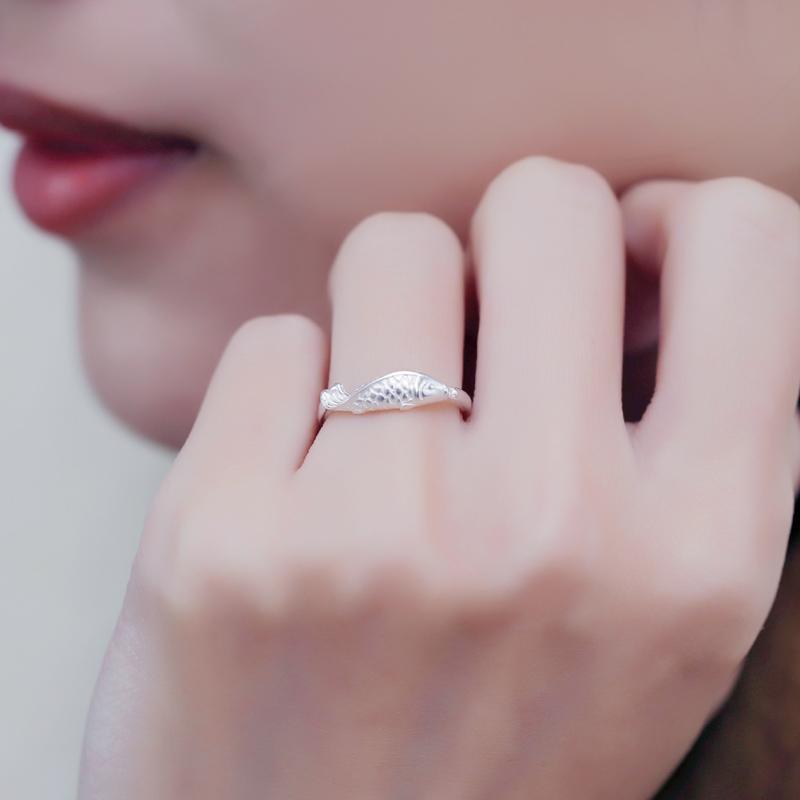 レディース リング 指輪 装飾品 小物 アクセサリー スターリングシルバー 彫刻 光沢 プレゼント 韓国 かわいい カジュアル 大きめサイズ 魚