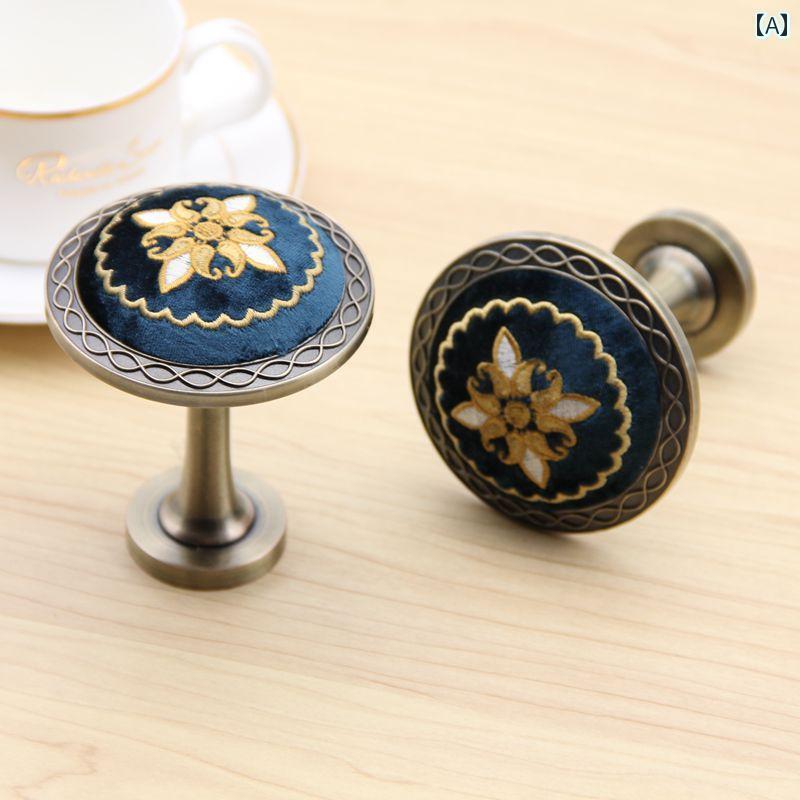 ふさかけ おしゃれ インテリア 雑貨 ヨーロッパ 刺繍 金属 カーテン フック 壁掛け 布 大きめ レッド ブルー ホワイト1個の販売ペア希望の場合2つくさい