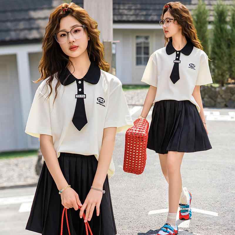 上下セット 学童向け 女の子 半袖 Tシャツ セーラーカラー 綿混 ゆったり プリーツスカート スクール風 普段使い 配色 夏物 トップス