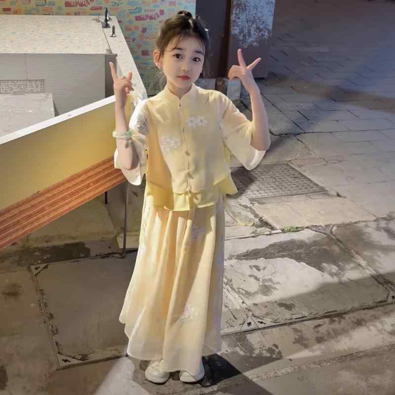 子供服 女の子 ジュニア 女児 中華風の古典的なセットアップ 春夏 2点セット 中国風 新中華風 レトロ 薄手 通気性 日常使い ファッション 黄色 刺繍