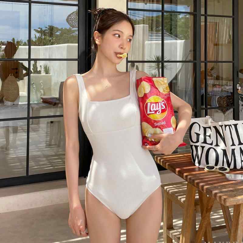 女性用水着 ワンピース 一体型 魅力的な 体型カバー 細見え 白 高級感 袖なし カップ付き 温泉 プール リゾート