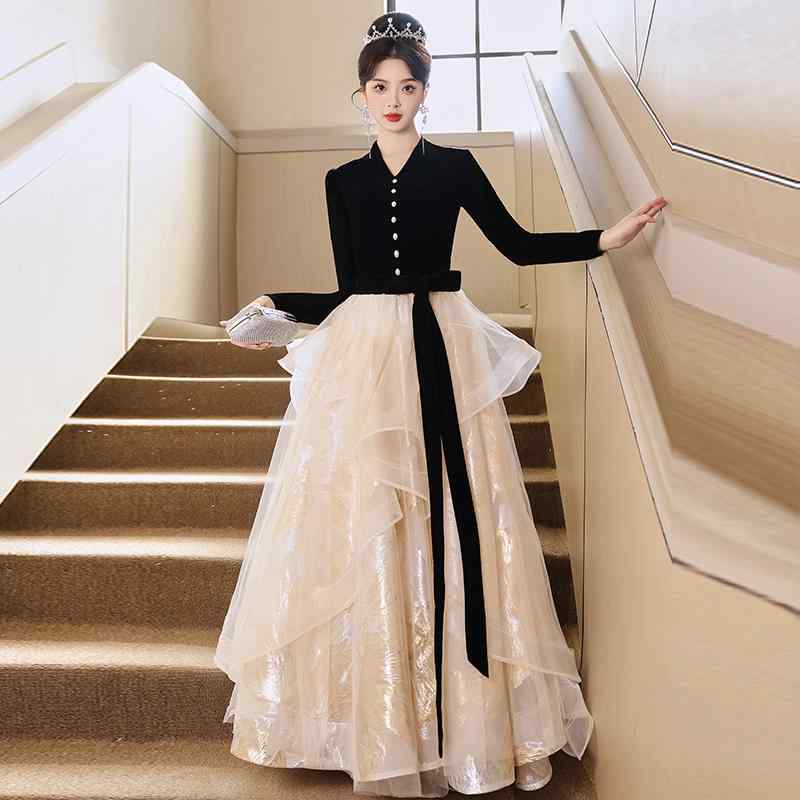 お召しもの レディース お上さん用 黒 黒いこと 舞踏会服 衣裳 燕尾服 フランス共和国風 御前上等感 雅びやか 個人的特徴的 雅びやか 成年者式 寄りあい 婚礼の儀 交歓会 告げ知らせる会 掻き鳴らす会 進行係り者 V字の首元