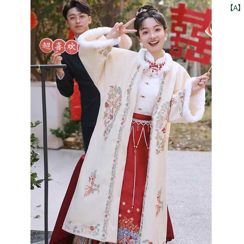 御芽出度お召しもの レディース 中国風 刺しゅう 中国の言い慣わし的な筋目スコート セットアップ 合奏団 赤いこと 上衣 羽織り 肩かけ ケープ 秋冬 御芽出度 交歓会 フォーマル ご造作