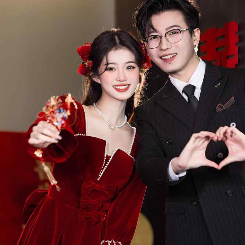ドレス レディース 花嫁 ウェディング 結婚式 披露宴 ベルベット ベロア 現代中国風 東洋風 長袖 ロング丈 パフスリーブ スクエアネック ワインレッド えんじ色 高級感 春夏 フォーマル パーティー 宴会