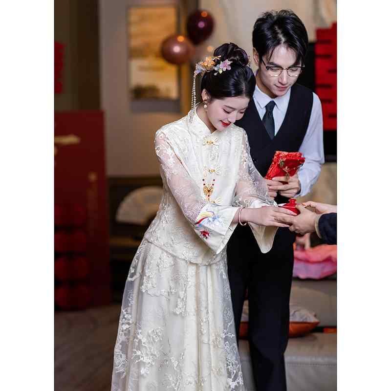 ドレス レディース 花嫁 シャンパンカラー 中国モダン ウェディング 披露宴 二次会 フォーマル 婚約 高級感 さりげない高級感 エレガント 長袖 ロング丈 ポリエステル 春夏