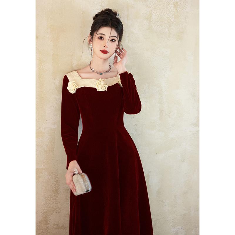 ワンピース フランス風 上品な 高級感 ワイン色 Aライン 長袖 スクエアネック ミモレ丈 丈の長い 結婚式 披露宴 宴席 お呼ばれ 礼装用ワンピース 発表会 演奏会 普段使い 秋冬