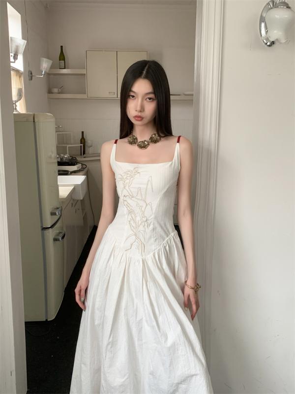 ワンピース レディース 女性用 新チャイナ風 刺・墸 綿 コットン 無地 ロング丈 バックオープン スクエアネック ハイウエスト キャミソール リゾート風 春夏 ドーパミンカラー フレア Aライン