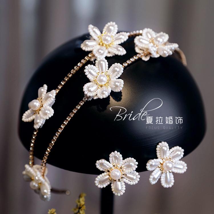 ブライダル ヘッドアクセサリー 結婚式 ウェディング パーティー 婦 花嫁 舞台 小道具 コスプレ 韓国 ビーズ 花 ヘッド バンド イヤリング ロマンチック ドレス ティアラ 美しい