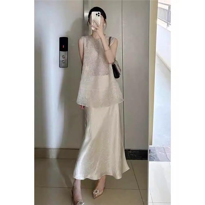 衣装 レディース 春夏 ノースリーブ セットアップ 白いこと シフォン 御前上等感 雅びやか 雅びやか 女子らしい 光輝感 立体青写真 好いたらしいめ 会う約束 お呼ばれ