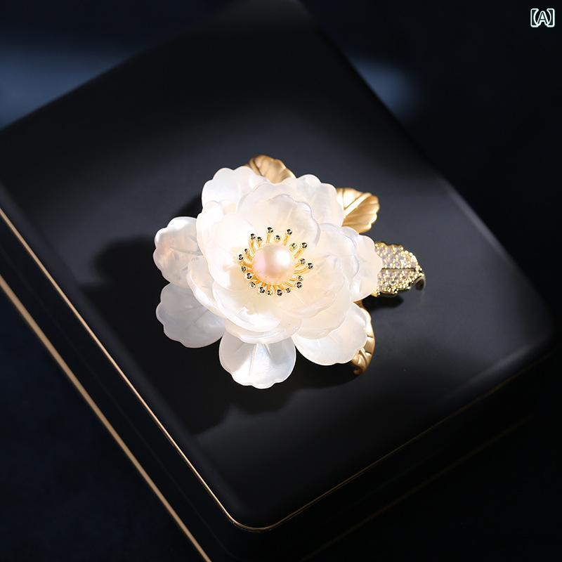 ブローチ レディース アクセサリー 母の日 ギフト 螺鈿 牡丹 フェミニン フラワー スーツ コート チャイナ ドレス コサージュピン 8,309円