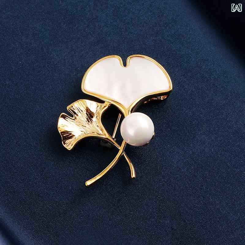 ブローチ レディース アクセサリー 母の日 ギフト イチョウ 精巧 コサージュピン 露出 防止 バックル トレンド 8,099円