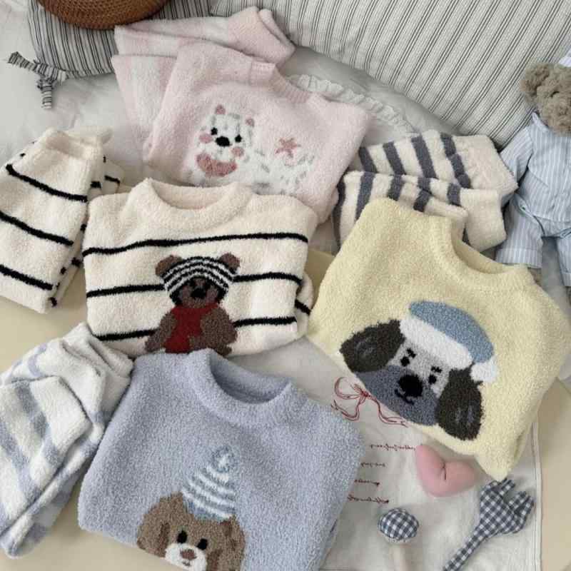 キッズ ベビー 女の子 パジャマ ルームウェア 秋冬 コーラルフリース 厚手 暖かい ふわふわ 長袖 ラウンドネック プルオーバー 上下セット ピンク ブルー