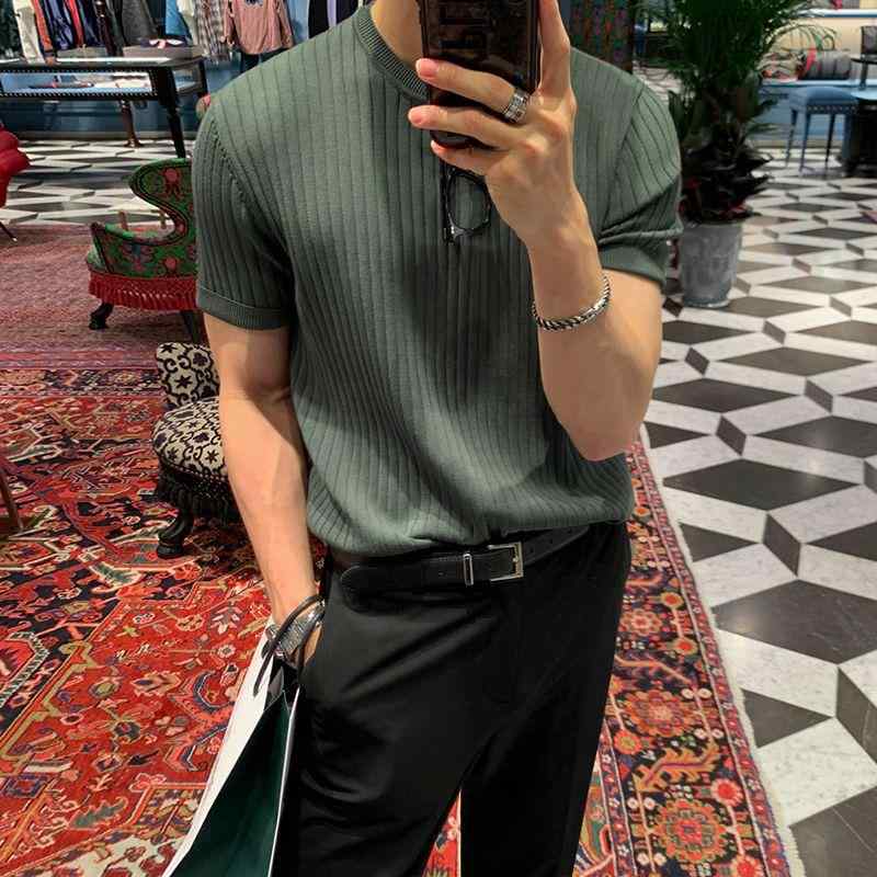 ニットTシャツ メンズ 男性用 薄手 軽量 ストライプ柄 半袖 クルーネック スリムフィット ストレッチ 伸縮性 韓国ファッション 再生繊維混紡 夏服 普段使い カジュアルウェア