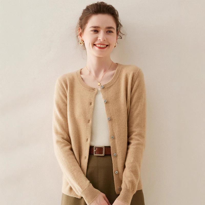 カーディガン レディース 女性用 秋冬 カシミヤ ニット クルーネック 丸首 長袖 ゆったり 無地 保温 あったか 細見え スタイルアップ きれいめ おしゃれ 着回し アウター 羽織り｜おうち健康生活