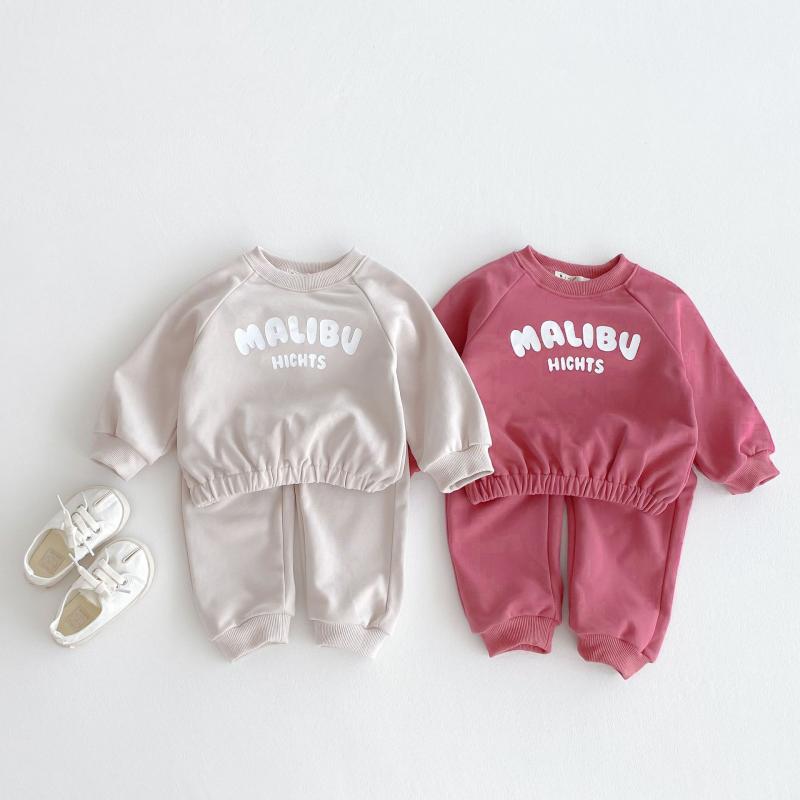 キッズ 男の子 女の子 男女兼用 セットアップ 長袖スウェット プルオーバー 英字プリント ジョガーパンツ 裾絞りパンツ 韓国ファッション おしゃれ コットン 柔らかな肌触り 上下セット 春秋